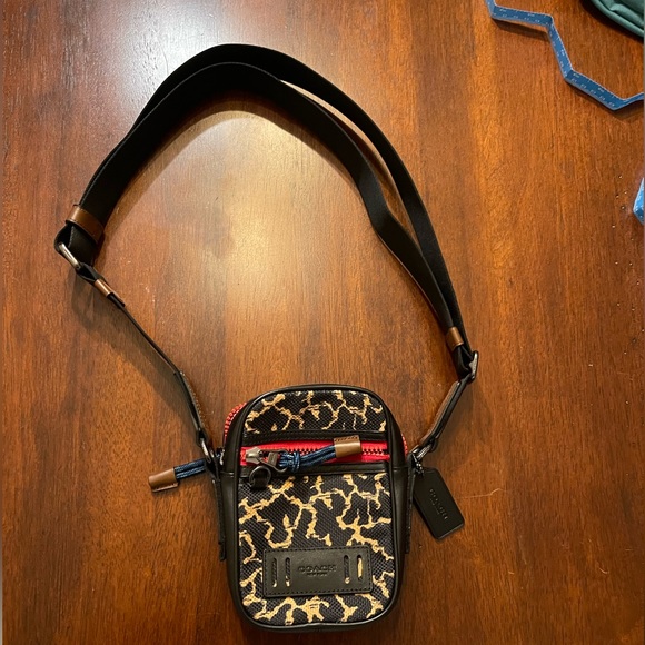 Coach camera bag. NWT. Unisex